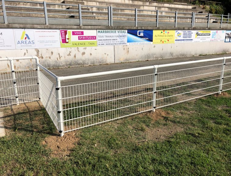 MAIN COURANTE STADE St Marcel les Valence.JPG