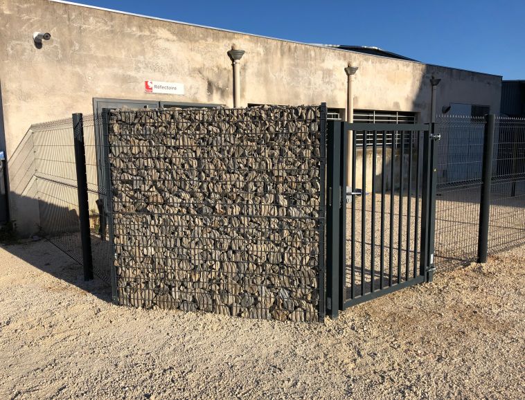 PANNEAU GABION DECORATIF -  SCAPA Valence.JPG