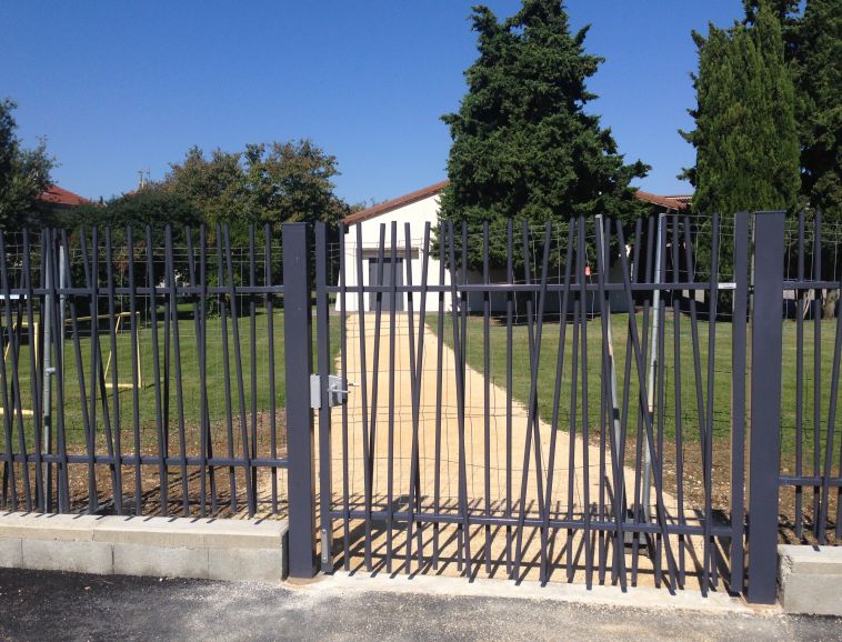 Portillon barreaudé pour l'école Joliot Curie à Portes-lès-Valence